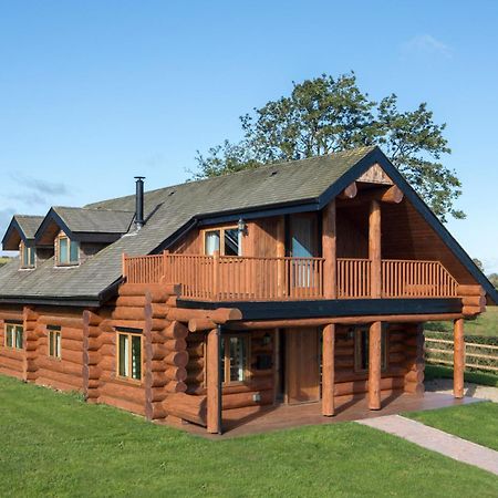 Traditional Scandinavian North American Log Home Ripon Exterior photo